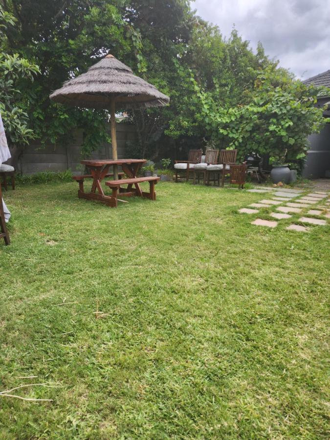 Calmness In Claremont Holiday home