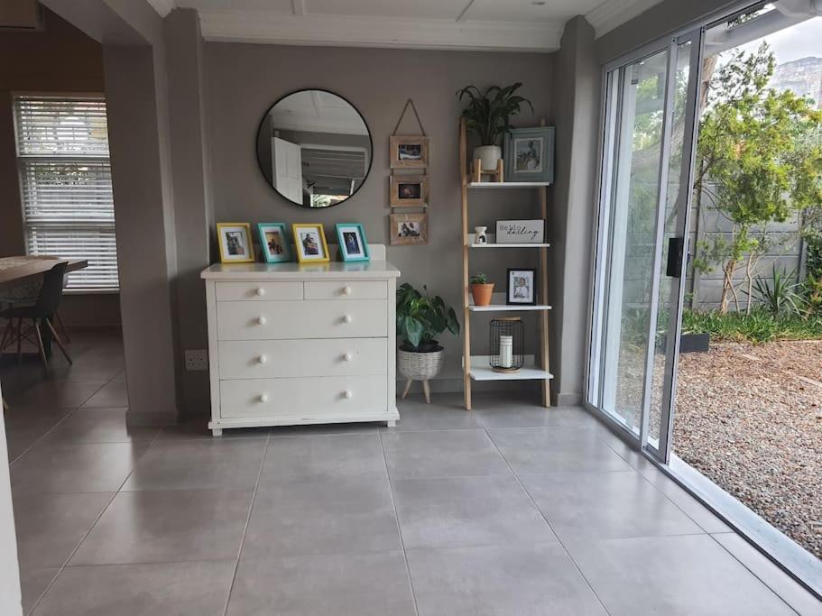 Calmness In Claremont Holiday home Cape Town